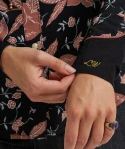 Wrangler Women's Lainey Wilson Floral Snap Shirt -Cowpokes Onlines.com 112368255 d